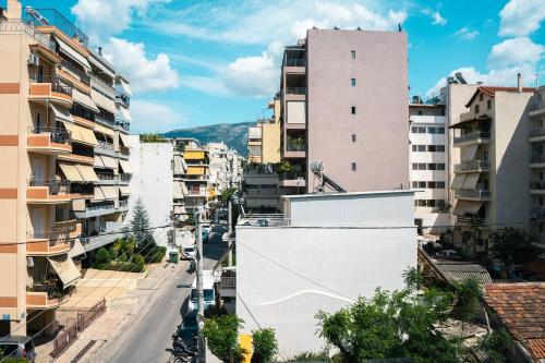 Premium Stay at a Stunning Residence in Zografou