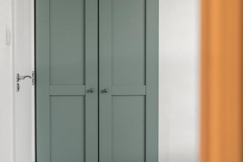 Brand NEW 2 BR Fulham Apartment Near Tube Station COZY - image 11