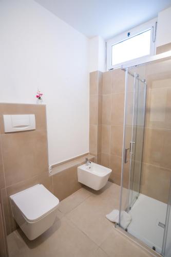 Residence 2 Studio and Suites - image 2
