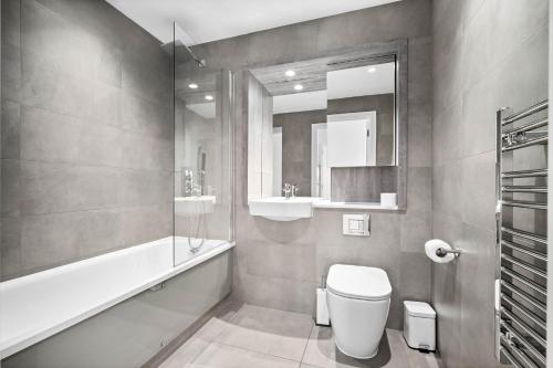 Luxury 2 Bedroom Apartment - Juliet Balcony - Fast WiFi - Netflix 706SW, Birmingham (photo 7)