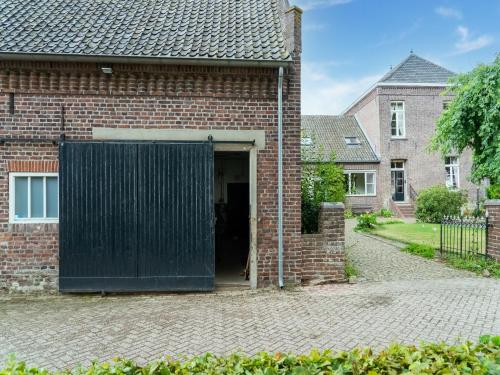  Spacious Mansion in Swolgen with Garden in Swolgen
