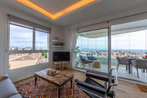 Two-Bedroom Apartment with Terrace and Sea View image 10