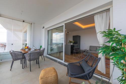 Two-Bedroom Apartment with Terrace and Sea View image 6