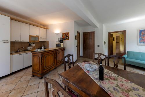 Casa Relax with garden in front of the lake in San Maurizio D'Opaglio