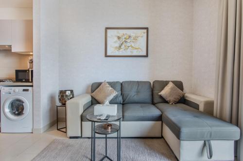 STAY BY LATINEM Luxury 1BR Holiday Home CVR B803 Near Burj Khalifa, Dubai (Foto 4)