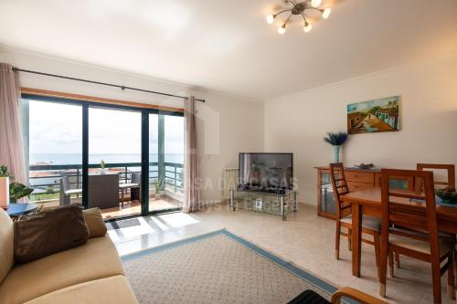 Infinity Waves by ACasadasCasas in South Beach