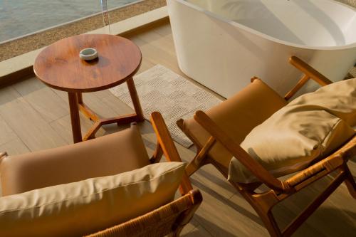 Tasana bar and luxury resort