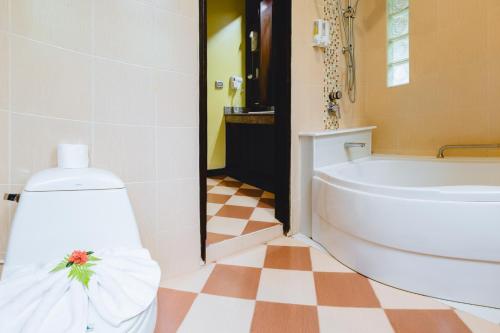 room detail thumbnail 2