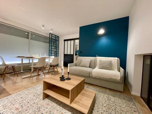 Apt 4 Guests Moderne Place Breteuil - image 5