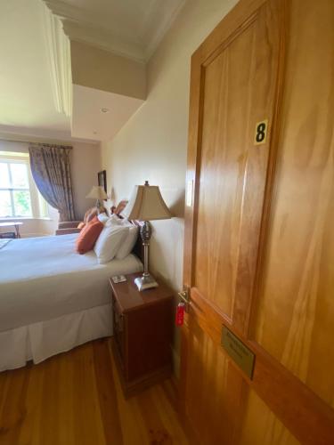 1 queen bed