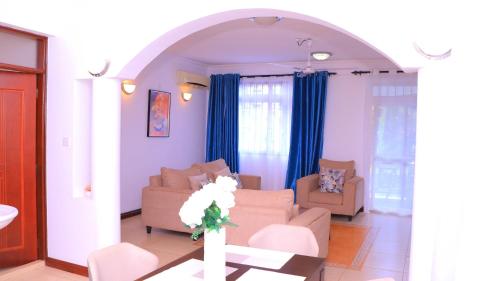 Lovely Tarnishia 2 Bedroom