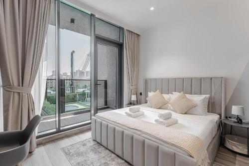Modern Studio with Pool View & Gym Access, Dubai