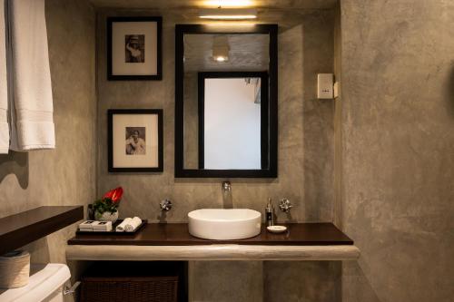 Classic King Room room in Nyne Hotels Lake Lodge - Colombo