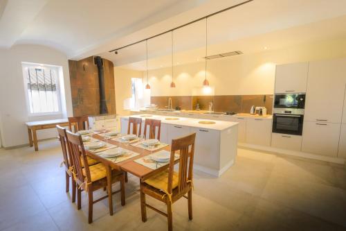 Très bel hôtel particulier en plein cœur de village - Location saisonnière - Étoile-sur-Rhône