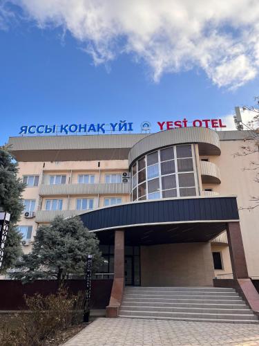 Widok z zewnątrz, Yassy hotel, Turkistan in Turkiestan