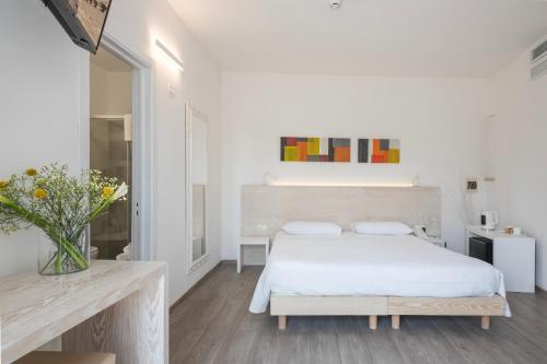 Hotel Albània - image 10