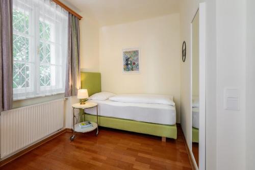 Single Room with Shower image 7