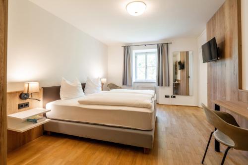 Double Room image 9