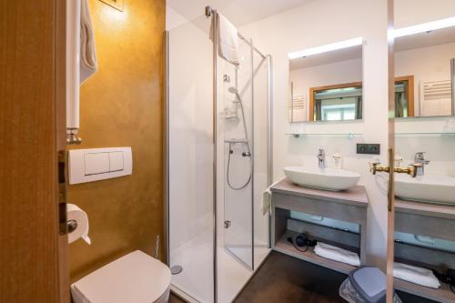 Double Room image 6