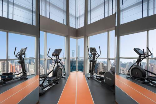 Holiday Inn Shanghai Jing'an, Shanghái (foto 8)