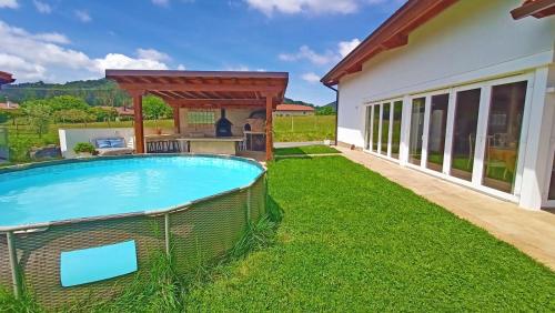 Úszómedence, Casa Rural Txokoetxe in Mungia