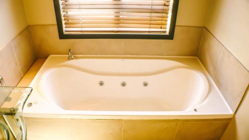 دش, منتجع موري بيتش (Muri Beach Resort) in Muri