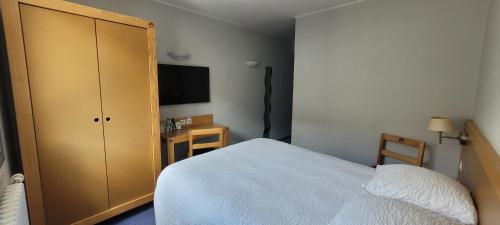 Logis Hotel Le Cygne - Fay-sur-Lignon