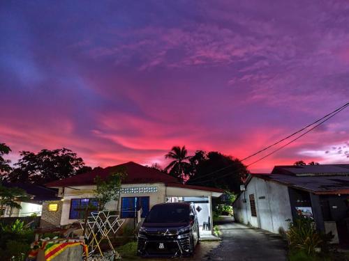 Exterior view, Hostel Qamaar in Mukim Kedawang