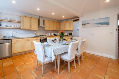 67 Pebble Cottage - image 5