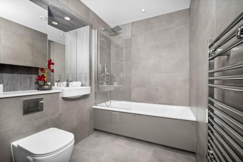 Stylish Two Bedroom Apartment - Two Bathrooms - Balcony - Fast WiFi 405SW, Birmingham (fotografie 4)