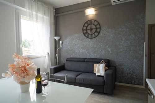 Residence 2 Studio and Suites - image 4