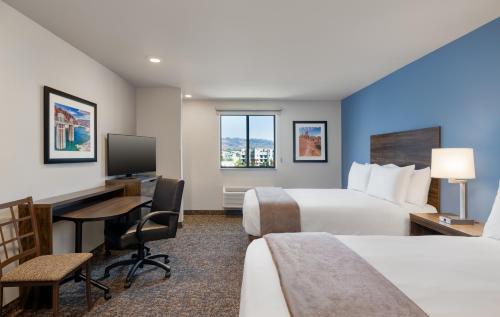 Queen Room with Two Queen Beds - Disability Access
