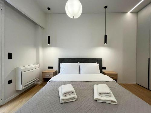 3BR Modern & Spacious apt - Tap to explore photos