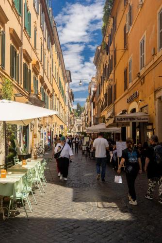 La Dolce Vita - Elegant retreat in the heart of Rome, Рим (фото 3)
