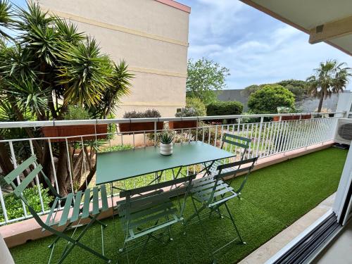 Appartement proche plages et parcs attractions Frejus near Les Potiers