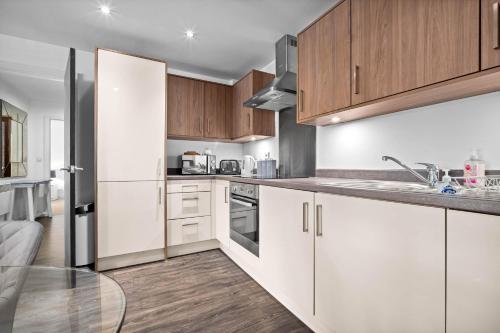Stylish 2 Bedroom Apartment - Balcony - Parking - Netflix 97M, Birmingham (fotografie 3)