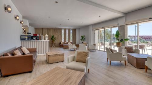 حانة/استراحة, فندق أوتيلز جران ألميرا (Ohtels Gran Hotel Almeria) in Poligono de San Isidro