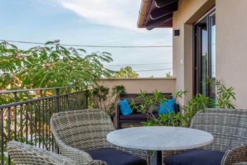 Azur Villa 1 - Panoramic Escape in Balatonalmádi
