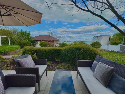 Azur Villa 2 - Panoramic Escape in Balatonalmadi