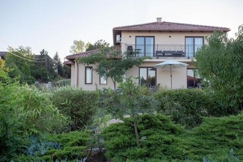 Azur Villa 2 - Panoramic Escape in Balatonalmadi