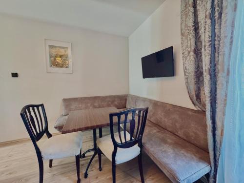 Azur Villa 2 - Panoramic Escape in Balatonalmadi