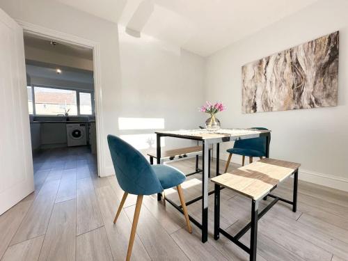 York House by Blue Skies Stays in Dél-Billingham