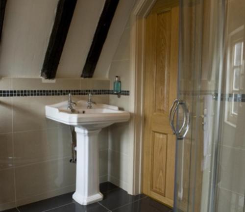 Cathedral View Guest House - image 5