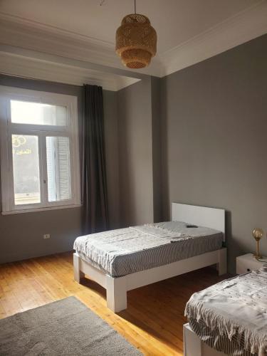 high ceiling 3 bedrooms apartment at downtown