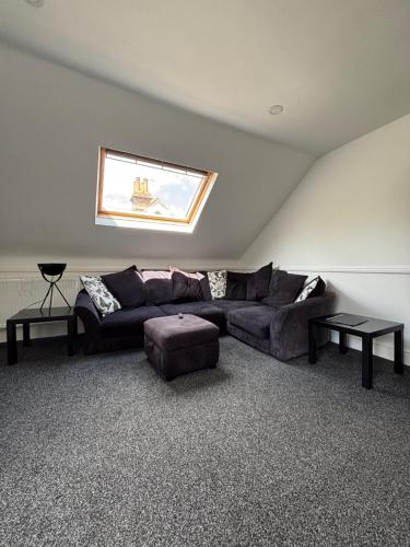 Pristine 2 Bedroom Apartment With Off Street Parking