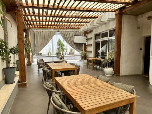 Social House 3
