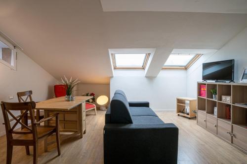 GuestHost - Como City Center Apartments! - image 4