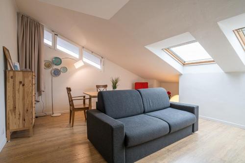Bright attic under the sky of Como! Close to City Center and to services