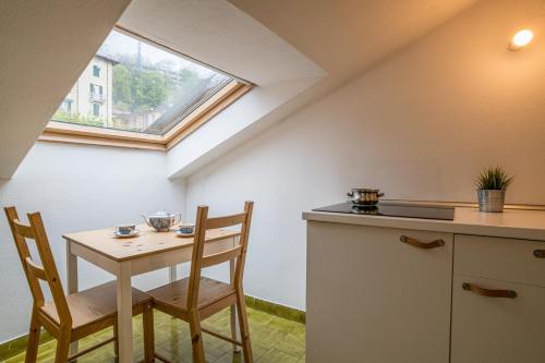 One-Bedroom Apartment image 3