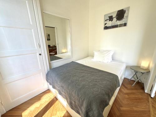 Classic Apartment image 10
